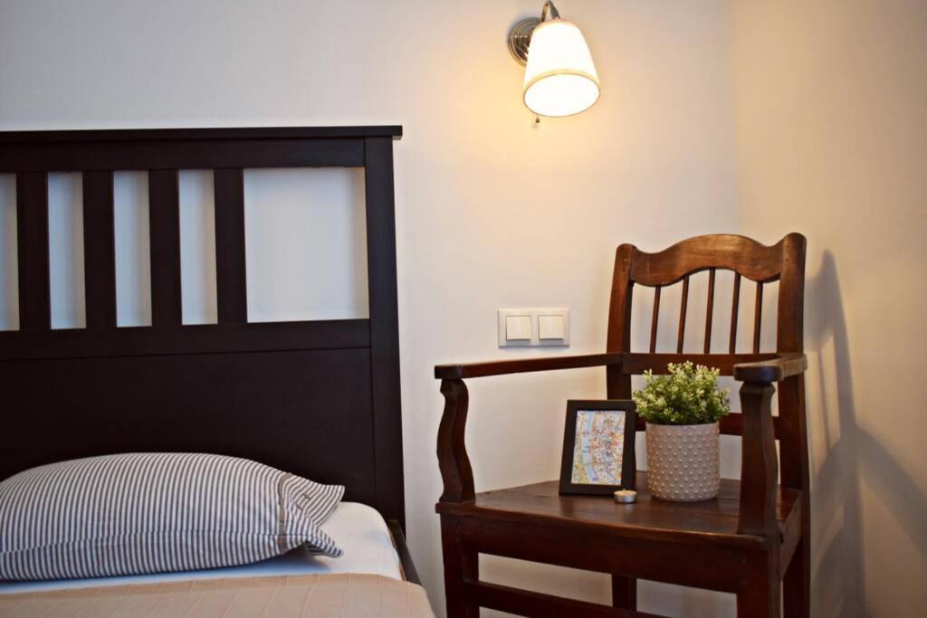 Central Budapest Apartment In Historical Building With Free Private Parking Exterior photo