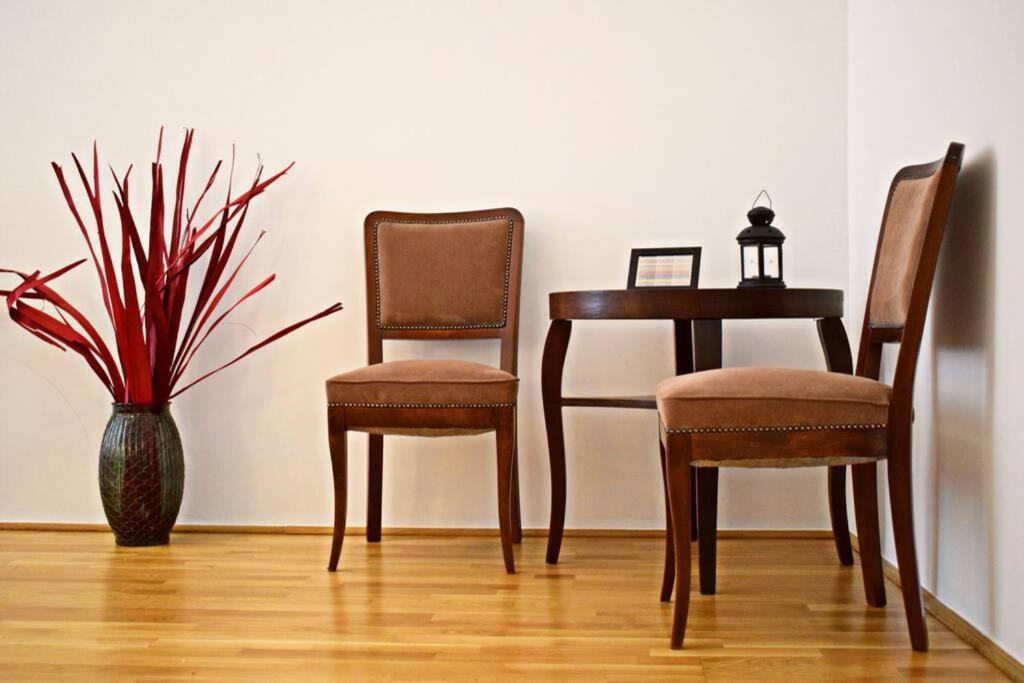 Central Budapest Apartment In Historical Building With Free Private Parking Exterior photo