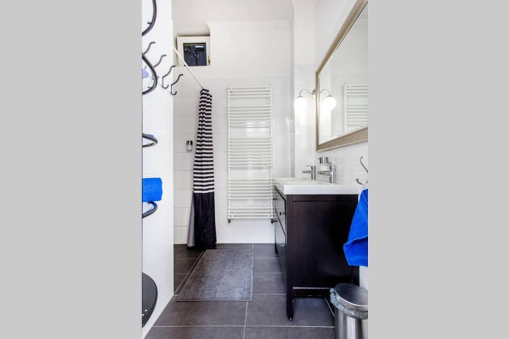 Central Budapest Apartment In Historical Building With Free Private Parking Exterior photo